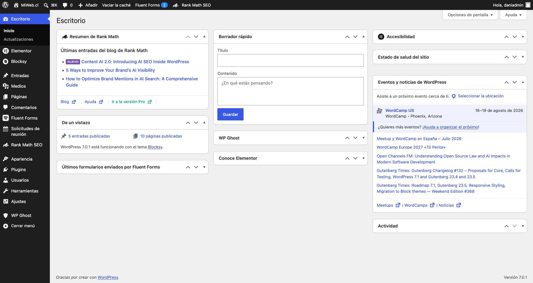 Escritorio de administración de WordPress con núcleo y plugins activos, listo para actualización en Chile